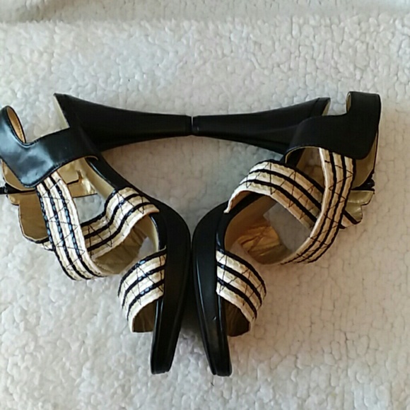 Andiamo black & beige platform sandal heels - Picture 6 of 8